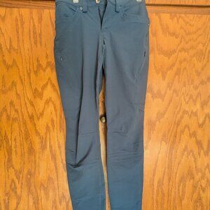 Duluth Trading Women's Flexpedition Slim Leg Pants